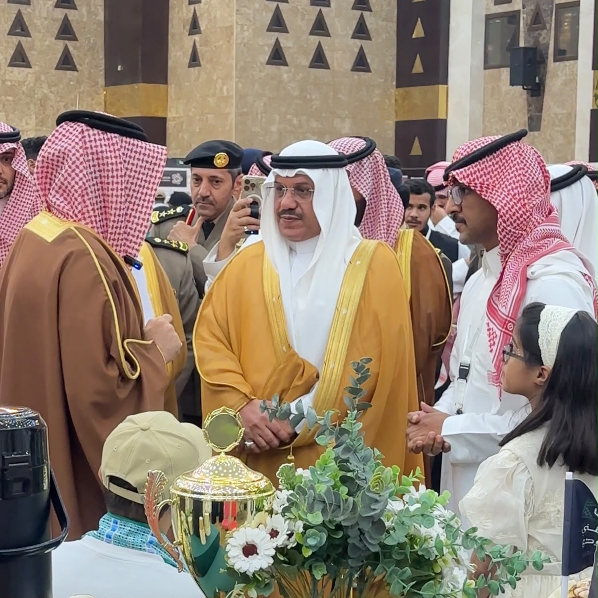 سعادة محافظ الرس يزور ركن نادي ذوي الإعاقة بمحافظة الرس ضمن احتفالات اليوم الوطني بمركز الأمير سلطان الحضاري 